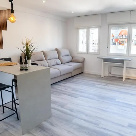Centro. Plaza De Longoria Carbajal. Parking Gratis Appartement *